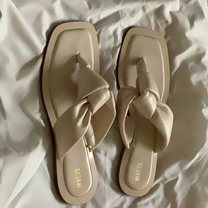 Anthropologie Maeve Puffy Knot Sandal